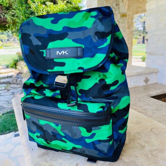 NWT Michael Kors camouflaged Kent field backpack - Picture 8 of 8